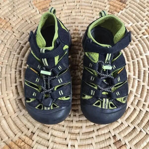 Keen Newport Black Green Shoes Sandals